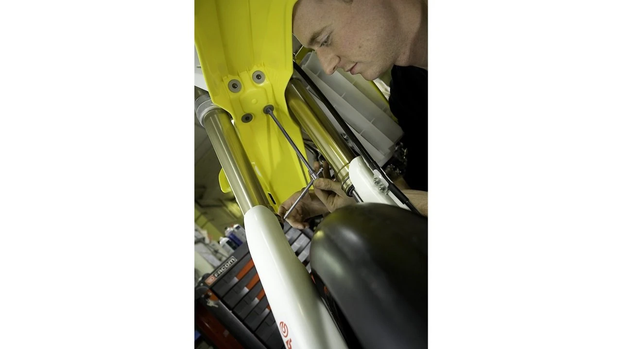 Facom 98B.8 Metric Sliding T-Handle Socket Wrench 8mm 5 Facom 98B.8 Metric Sliding T-Handle Socket Wrench 8mm - Image 3