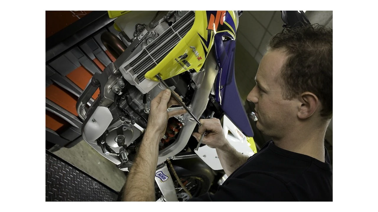 Facom 98B.8 Metric Sliding T-Handle Socket Wrench 8mm 6 Facom 98B.8 Metric Sliding T-Handle Socket Wrench 8mm - Image 4